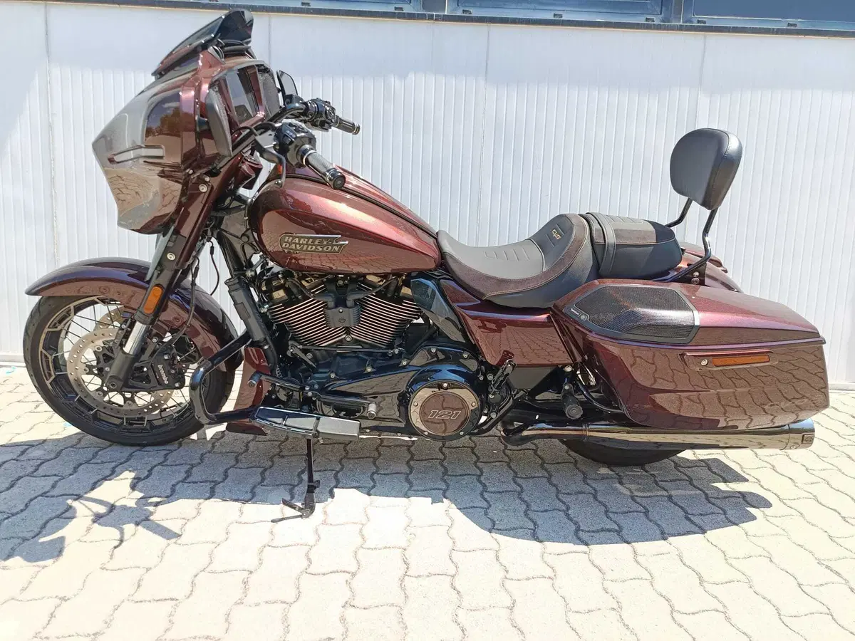 Harley-Davidson CVO Street Glide (2024) (4)