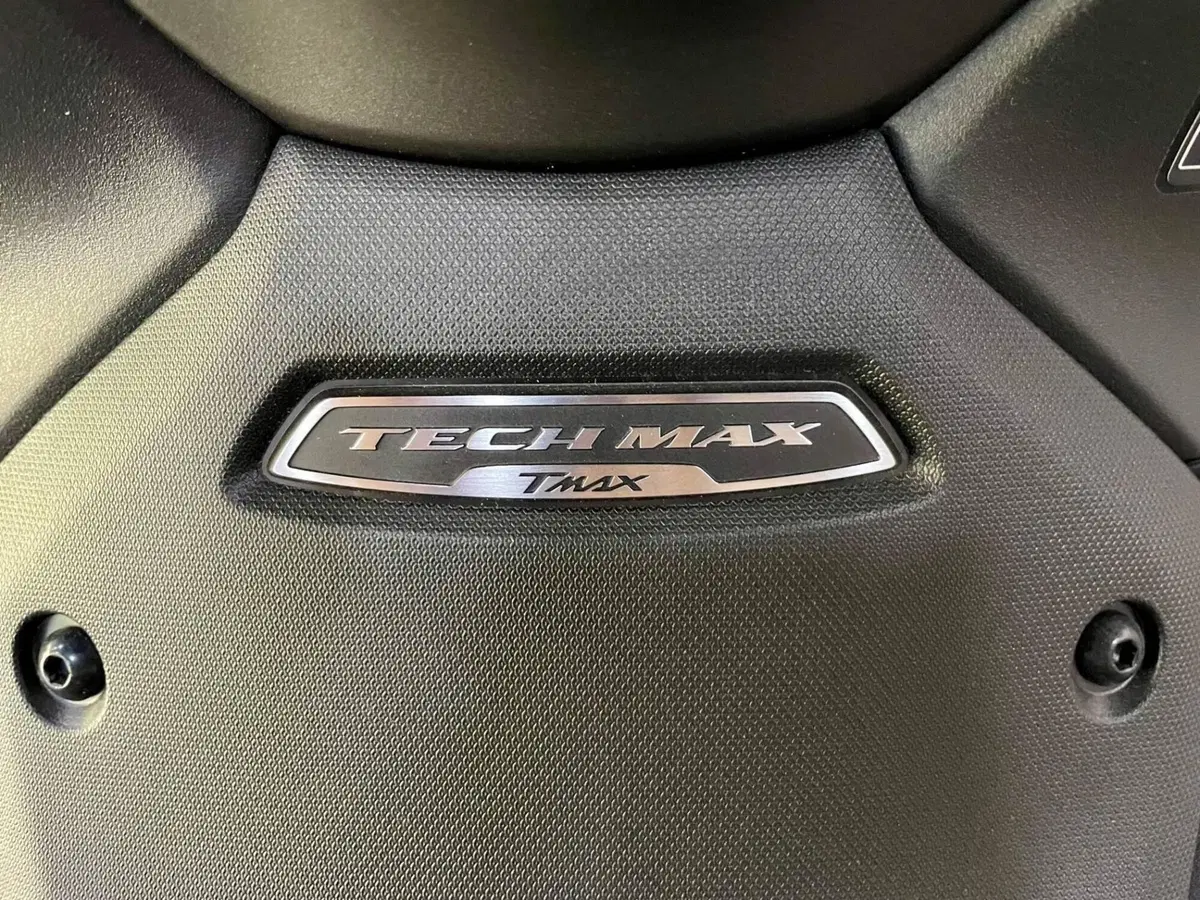 Yamaha T-Max 560 Tech Max (2025 - 26) (3)