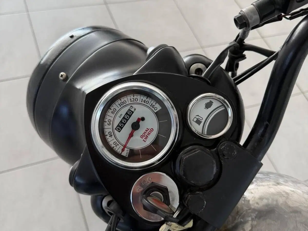 Royal Enfield Classic 500 EFI (2017 - 20) (8)