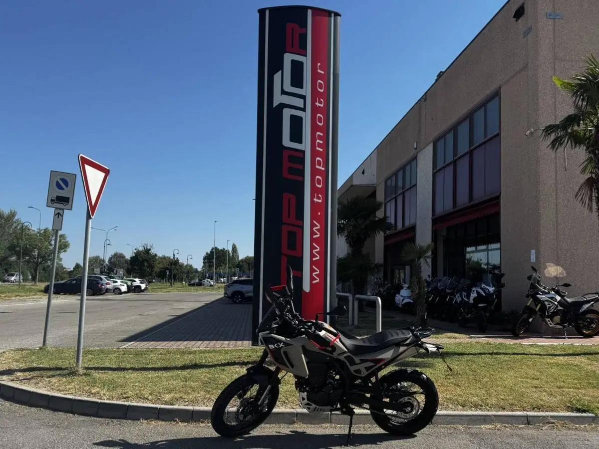Benelli BKX 300 (2026) (3)