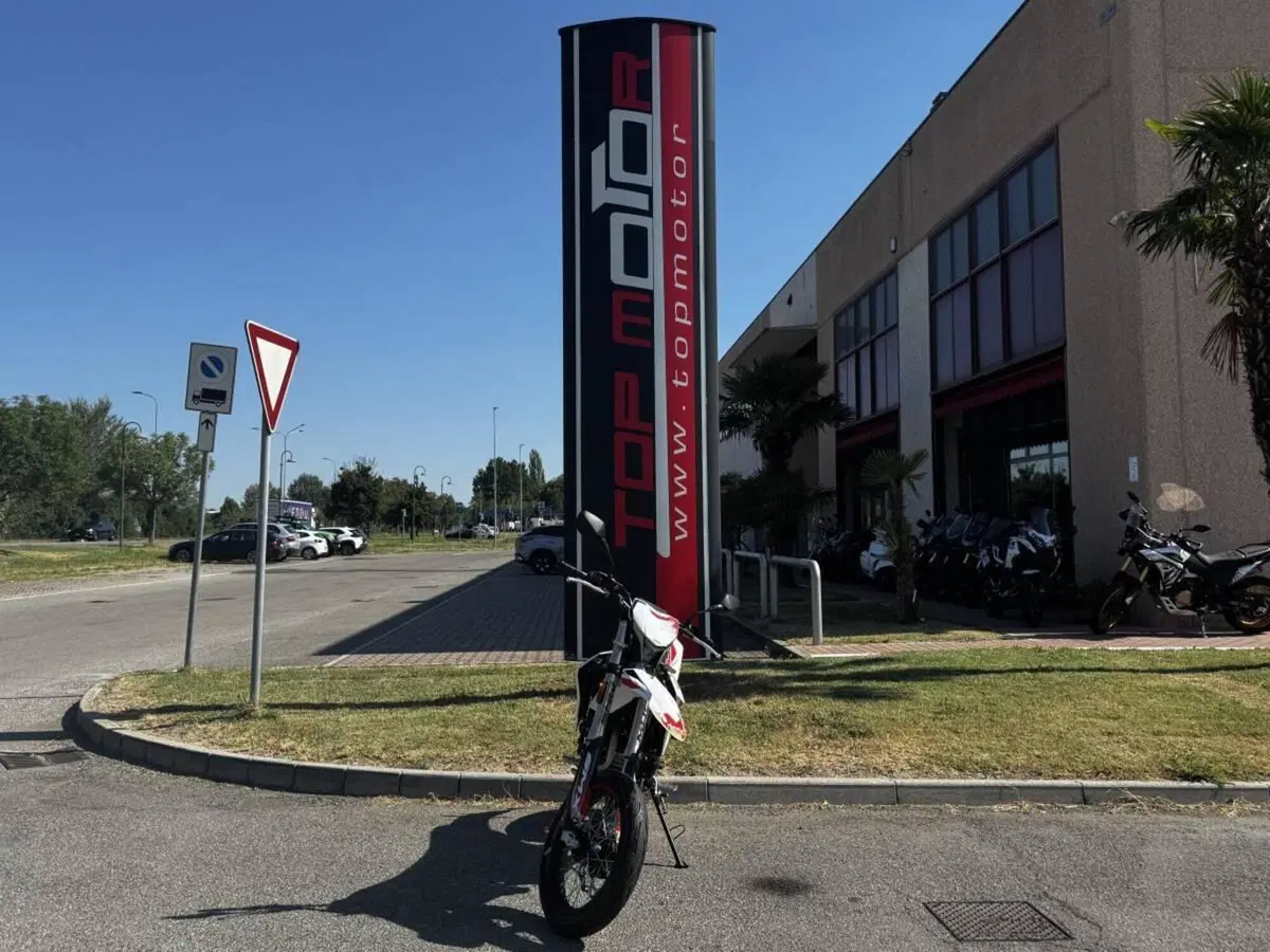 FB Mondial SMX 125 Motard (2025 - 26) (5)