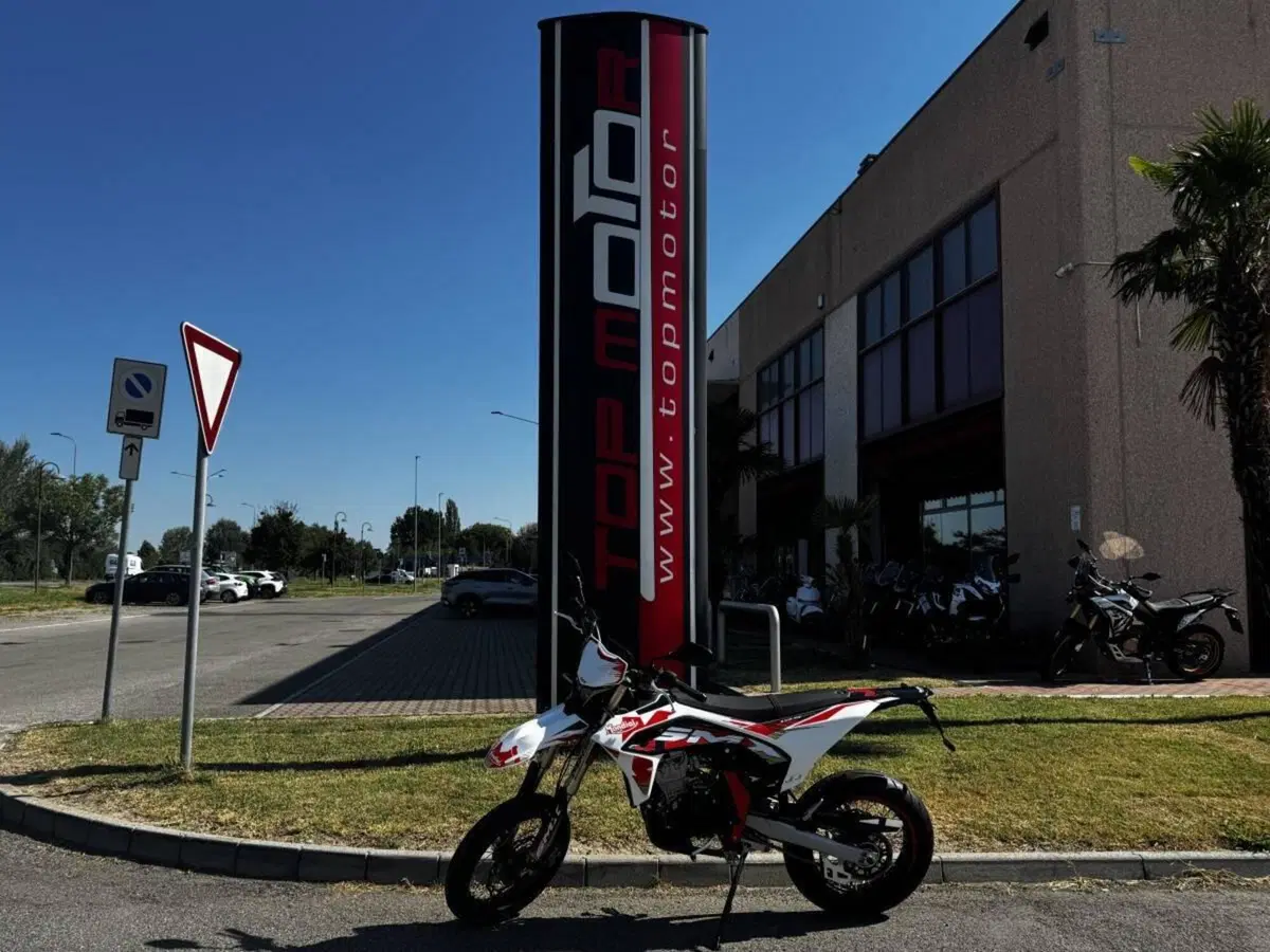 FB Mondial SMX 125 Motard (2025 - 26) (6)