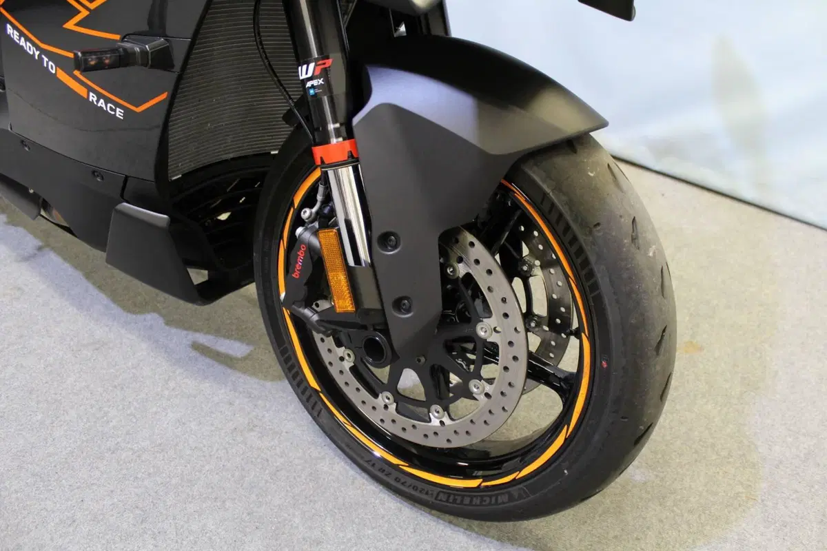 KTM 990 RC R (2026) (5)