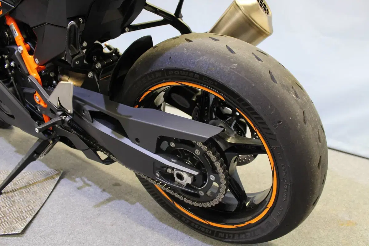 KTM 990 RC R (2026) (15)