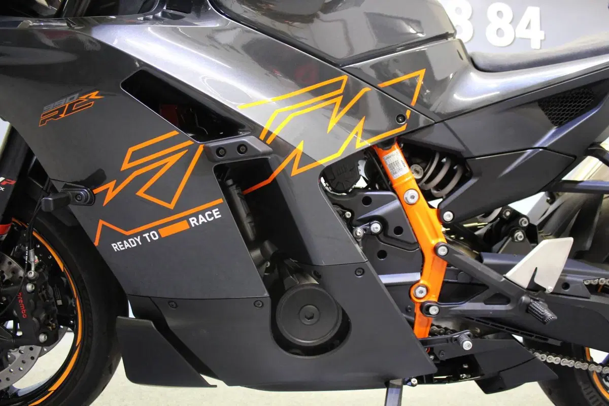 KTM 990 RC R (2026) (16)