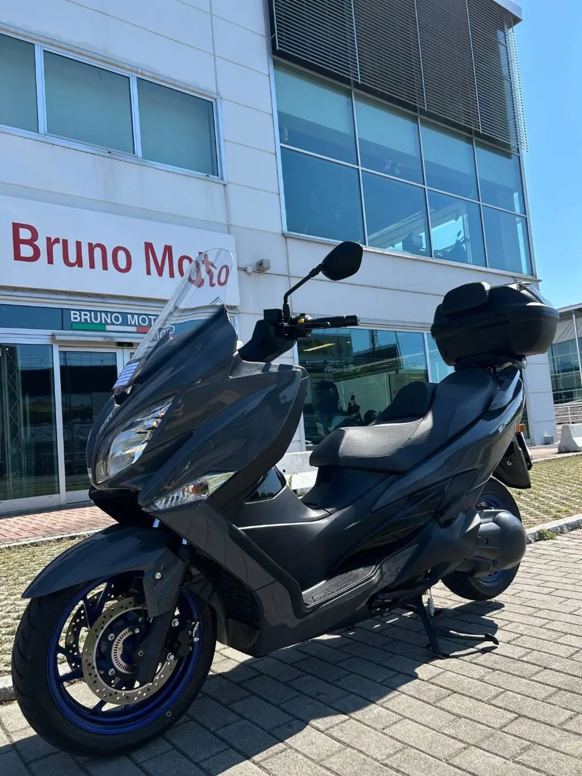 Suzuki Burgman 400 (2022 - 24) (3)
