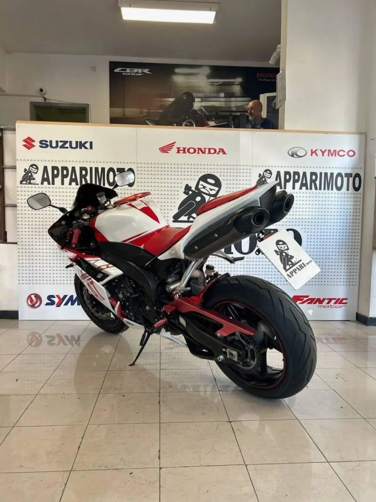 Yamaha YZF R1 (2009 - 11) (5)