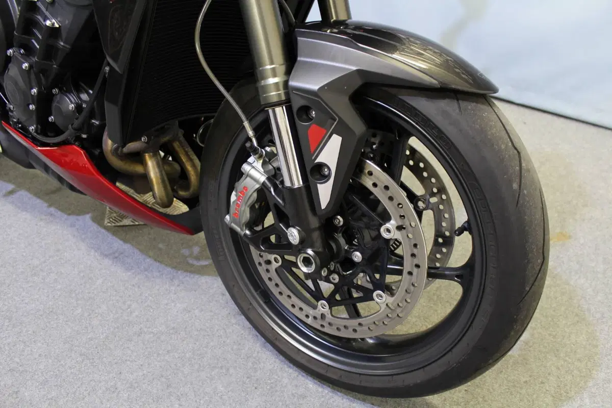 Triumph Street Triple 765 RS (2023 - 26) (7)