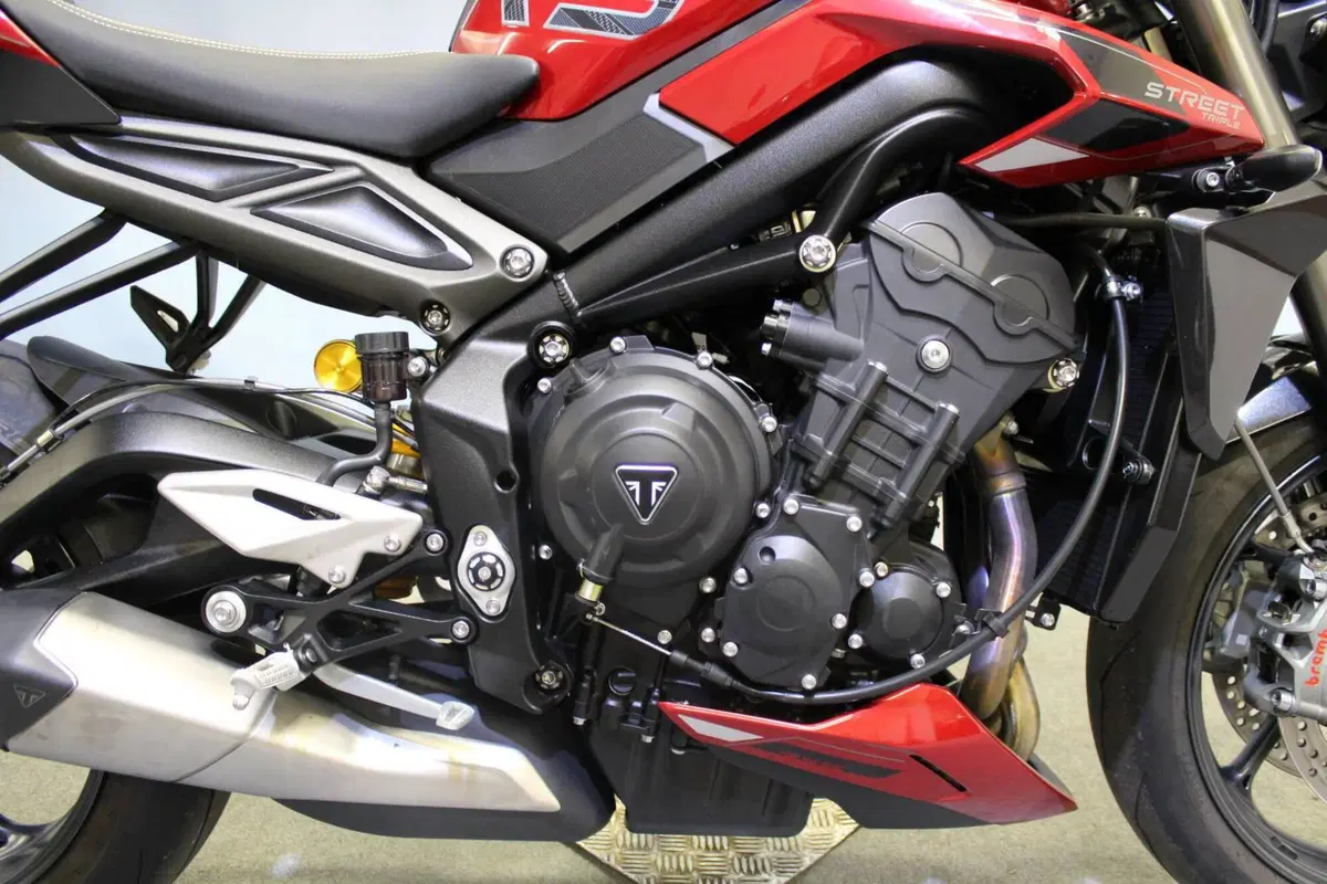 Triumph Street Triple 765 RS (2023 - 26) (9)