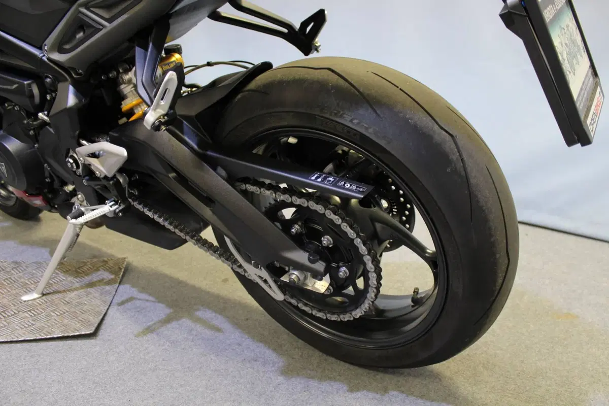 Triumph Street Triple 765 RS (2023 - 26) (15)