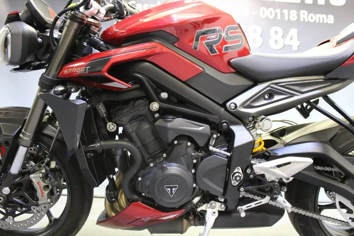 Triumph Street Triple 765 RS (2023 - 26) (16)