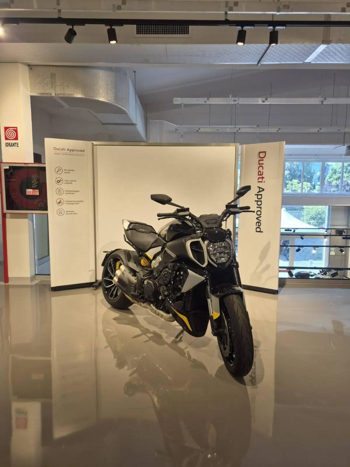 Ducati Diavel V4 (2023 - 26) (2)
