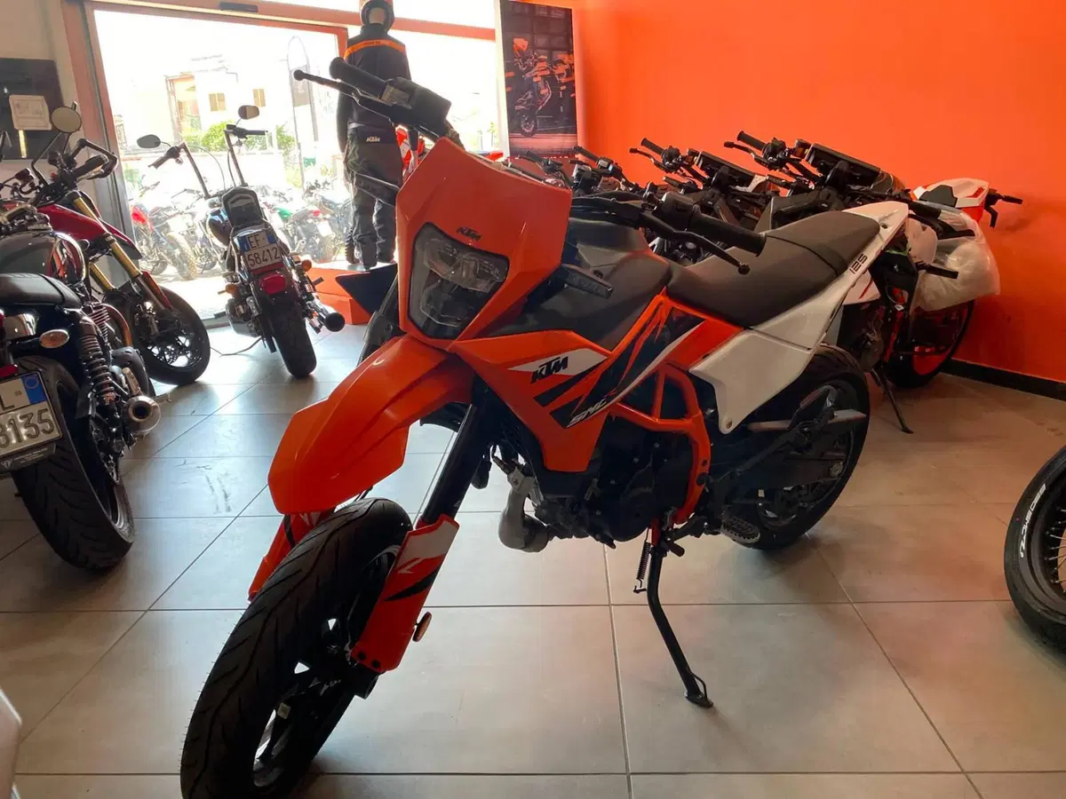 KTM 125 SMC R (2025 - 26) (3)