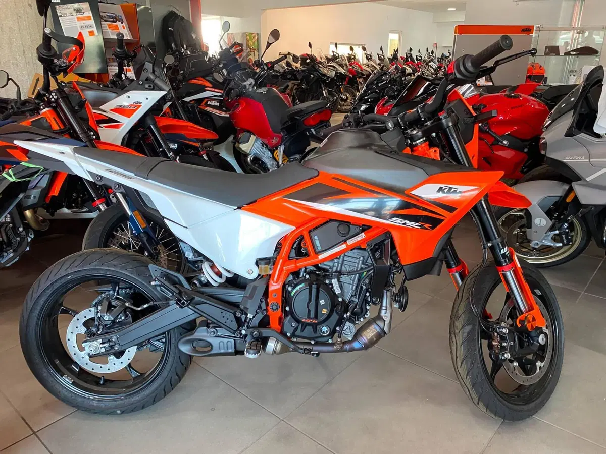 KTM 125 SMC R (2025 - 26) (2)