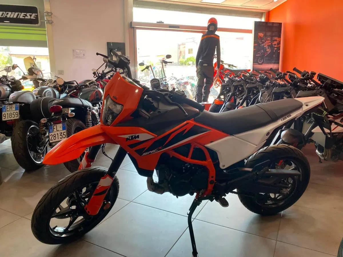 KTM 125 SMC R (2025 - 26) (4)