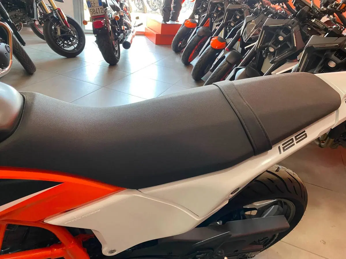 KTM 125 SMC R (2025 - 26) (8)