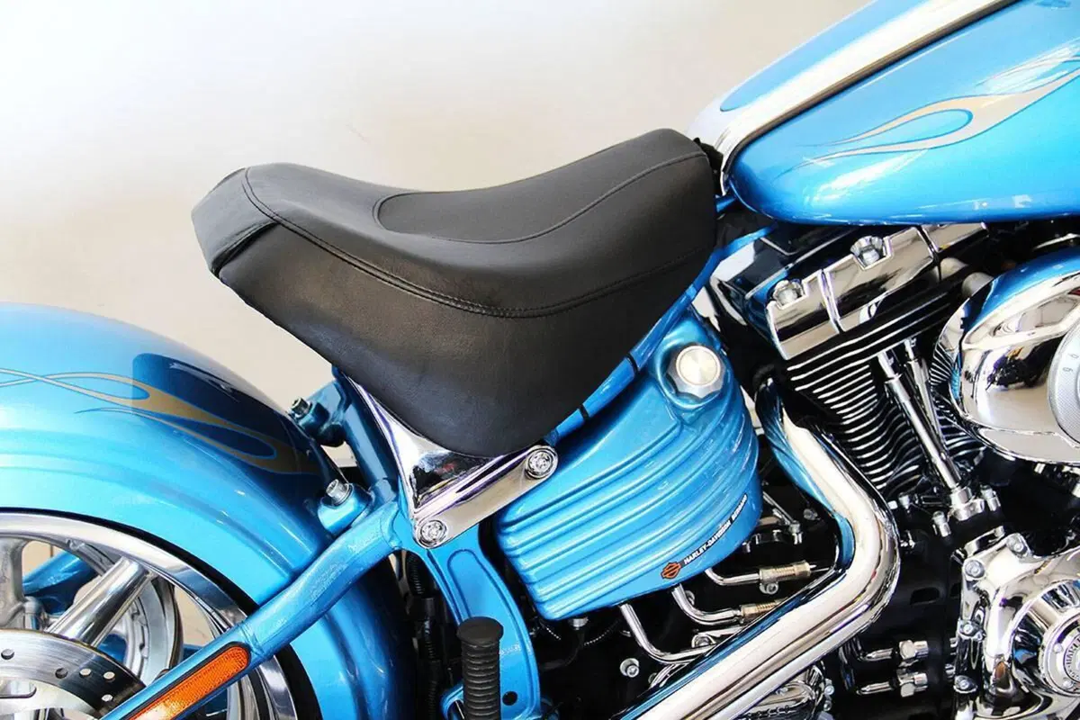 Harley-Davidson 1584 Rocker C (2009 - 11) - FXCWC (6)