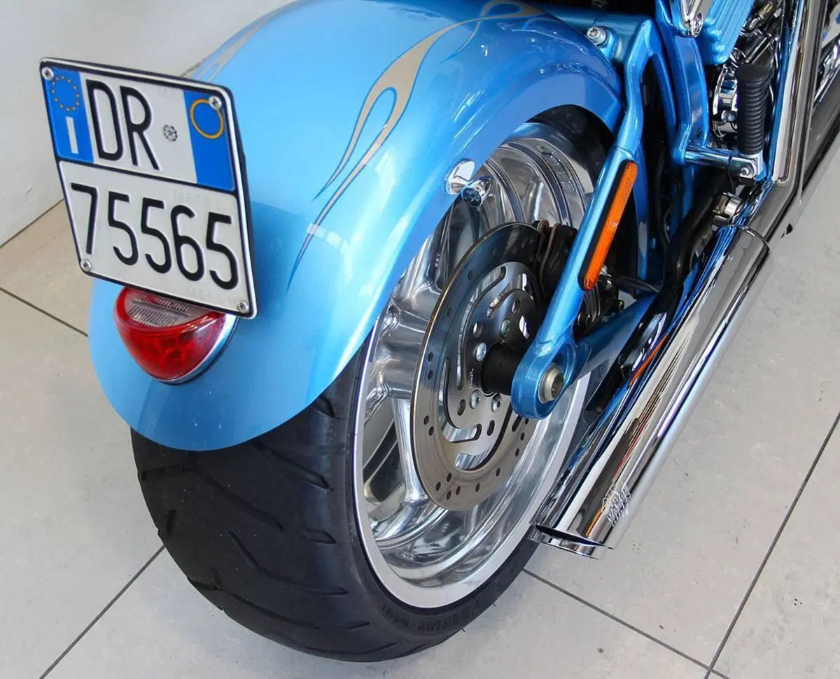 Harley-Davidson 1584 Rocker C (2009 - 11) - FXCWC (8)