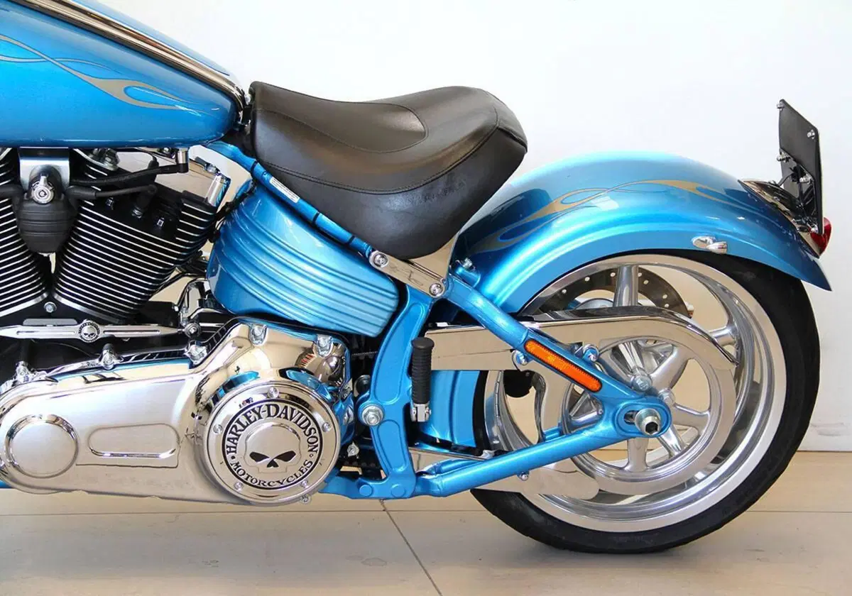 Harley-Davidson 1584 Rocker C (2009 - 11) - FXCWC (11)