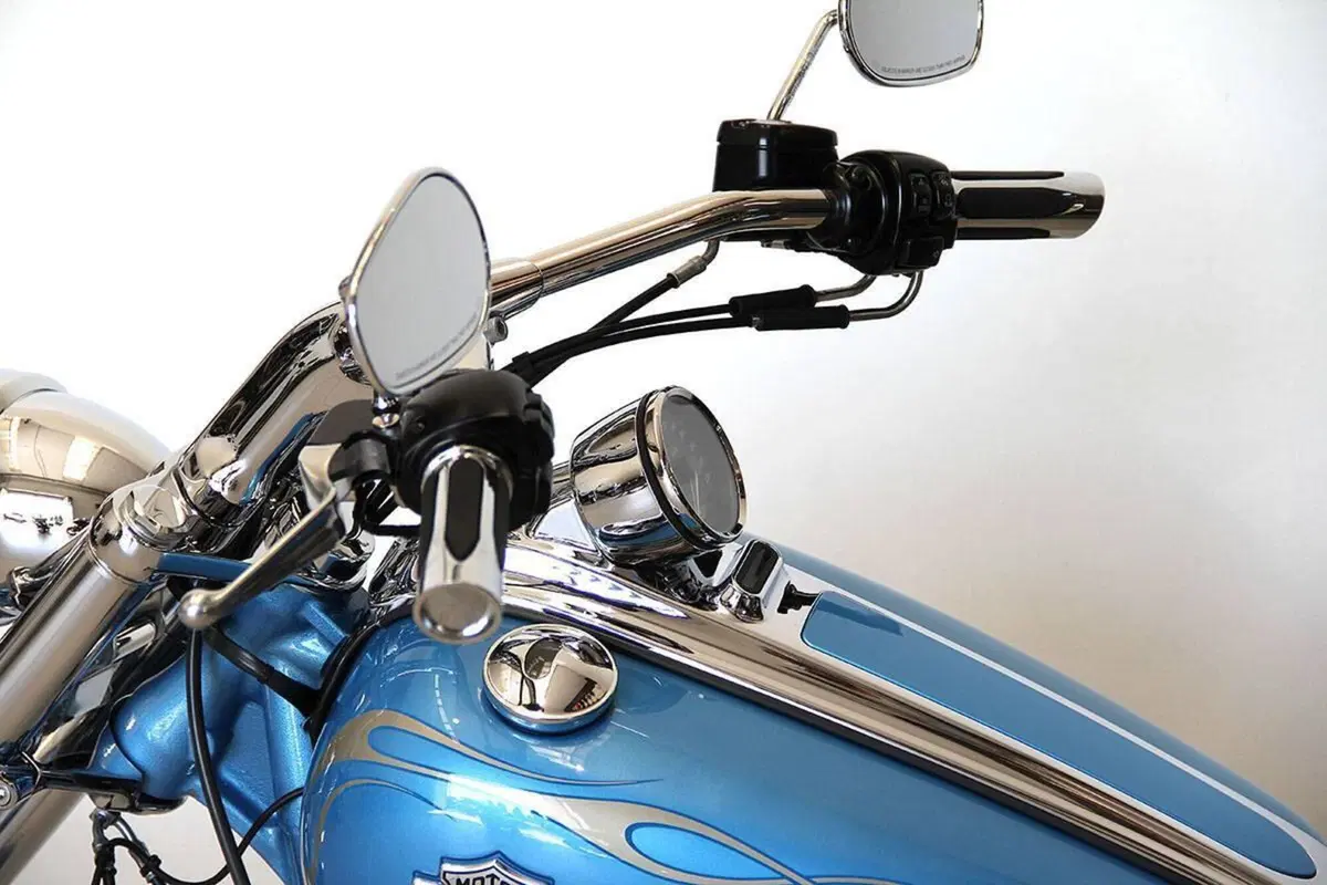 Harley-Davidson 1584 Rocker C (2009 - 11) - FXCWC (13)