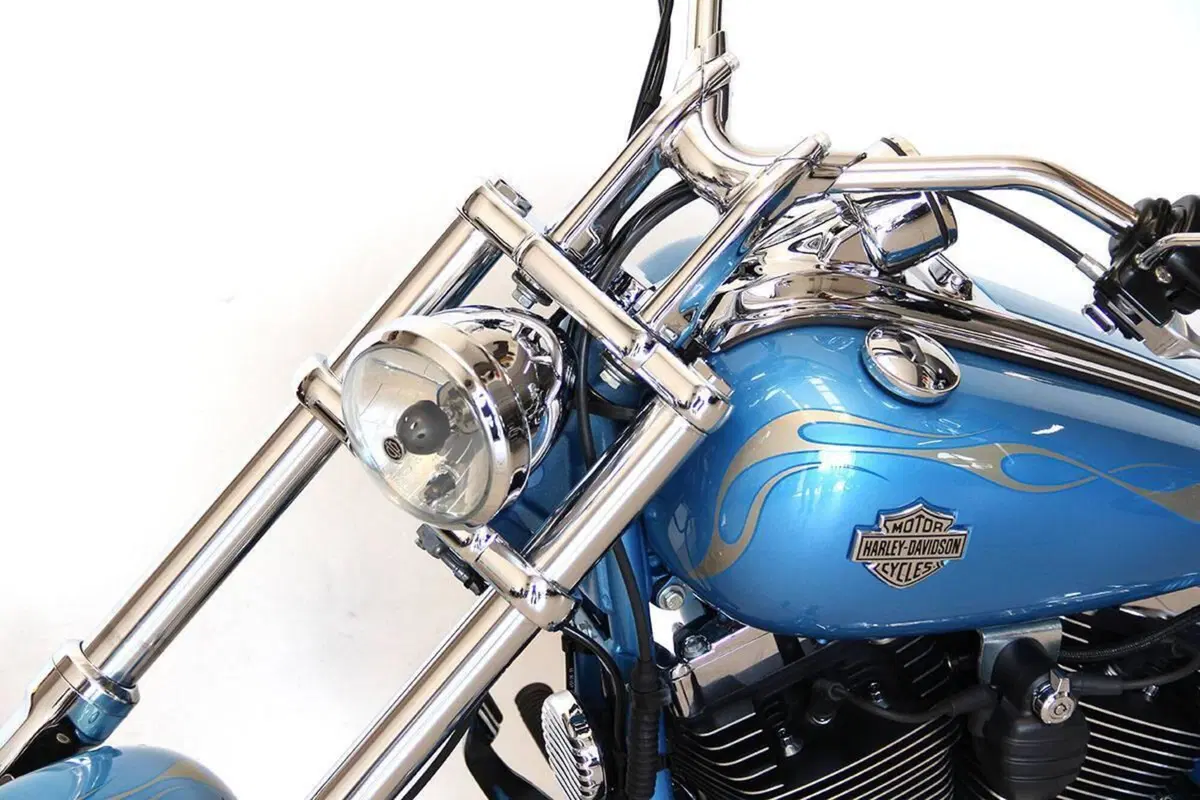 Harley-Davidson 1584 Rocker C (2009 - 11) - FXCWC (15)