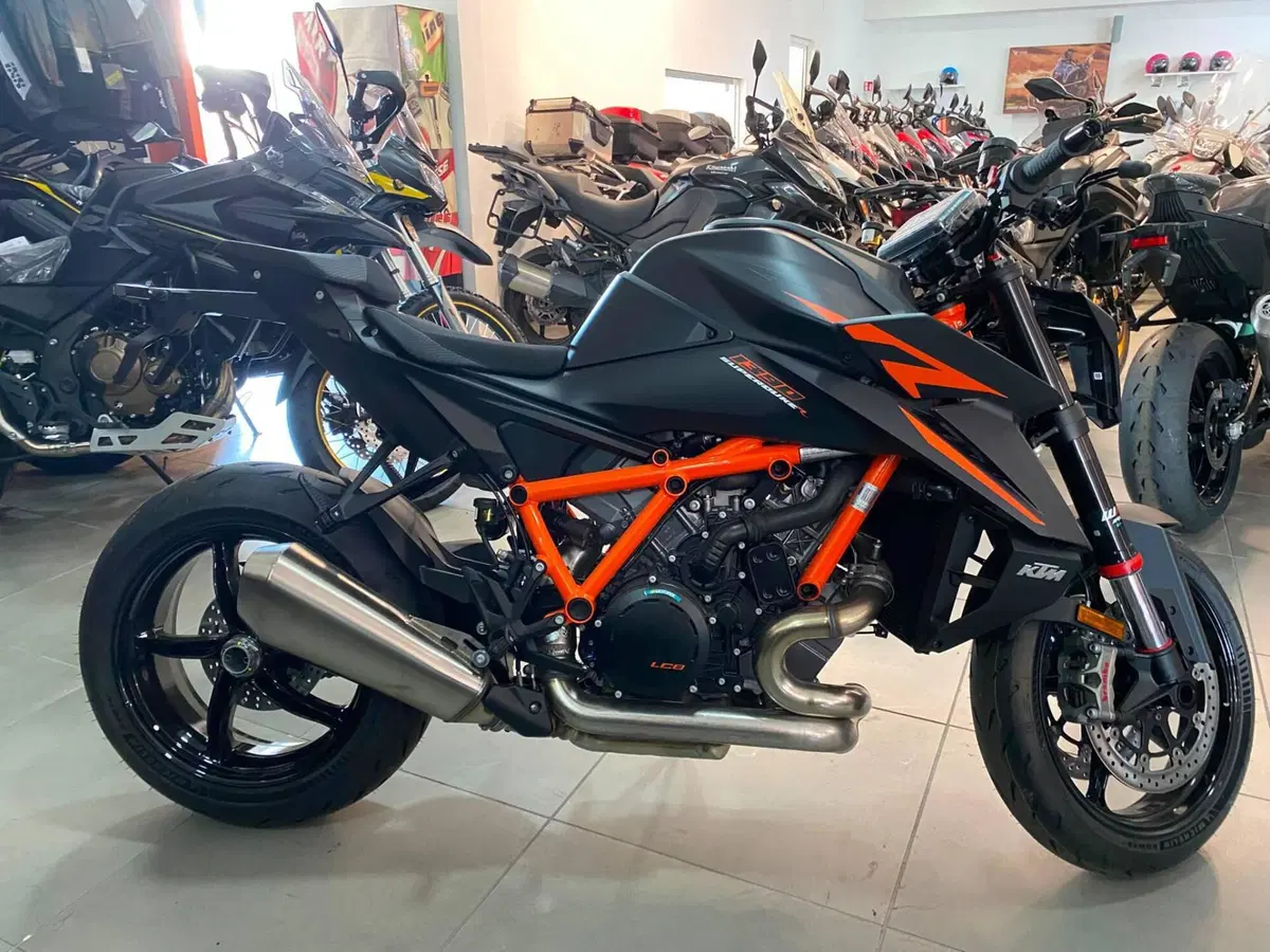 KTM 1390 Super Duke R (2024 - 26) (2)