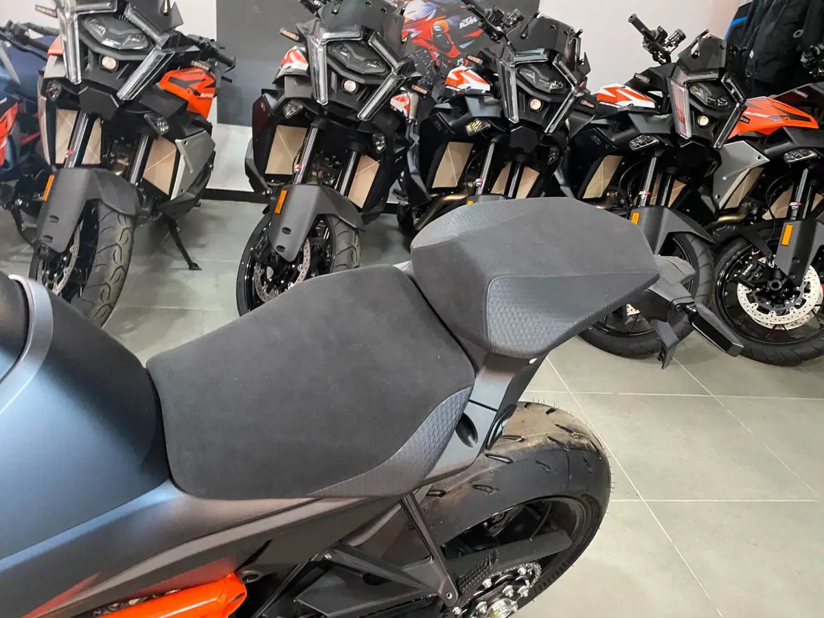 KTM 1390 Super Duke R (2024 - 26) (6)