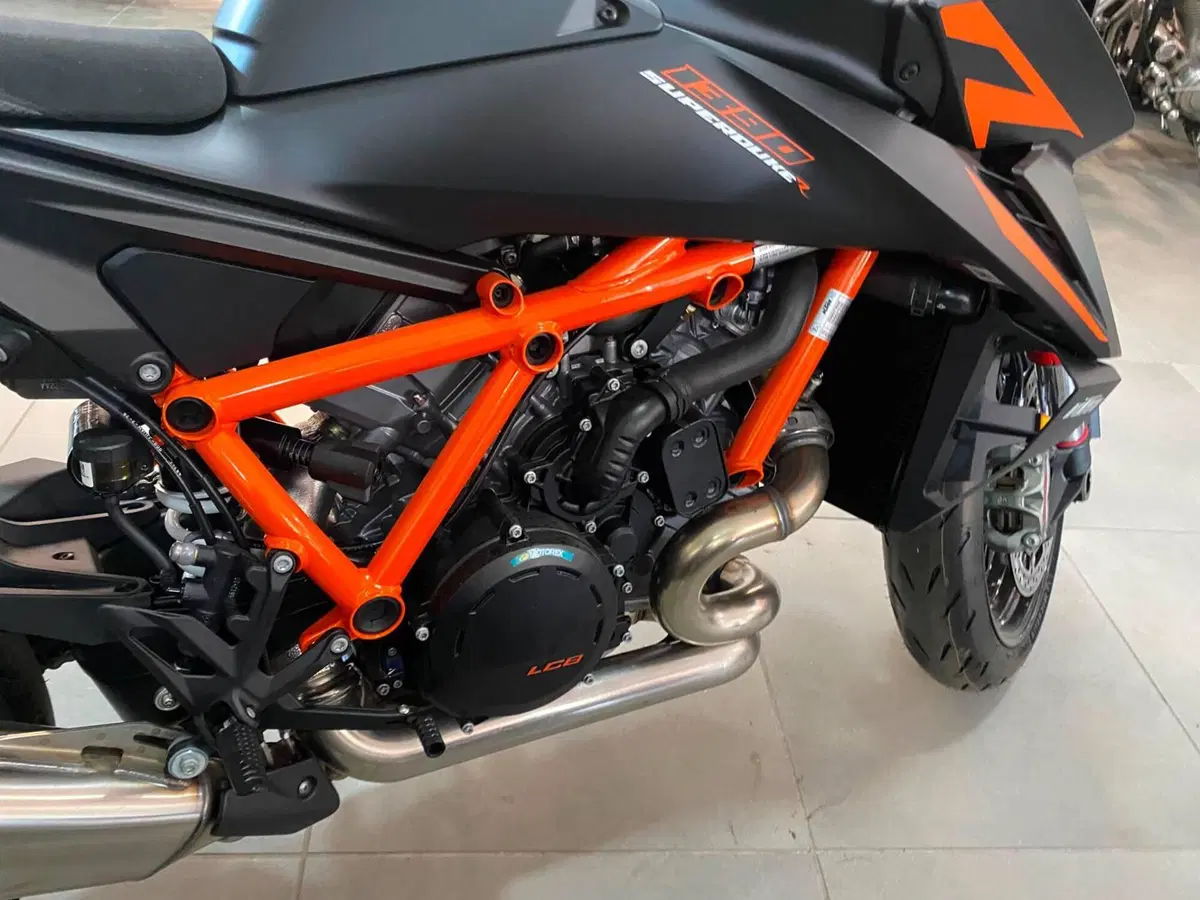 KTM 1390 Super Duke R (2024 - 26) (7)