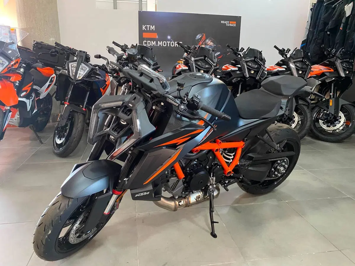 KTM 1390 Super Duke R (2024 - 26) (3)