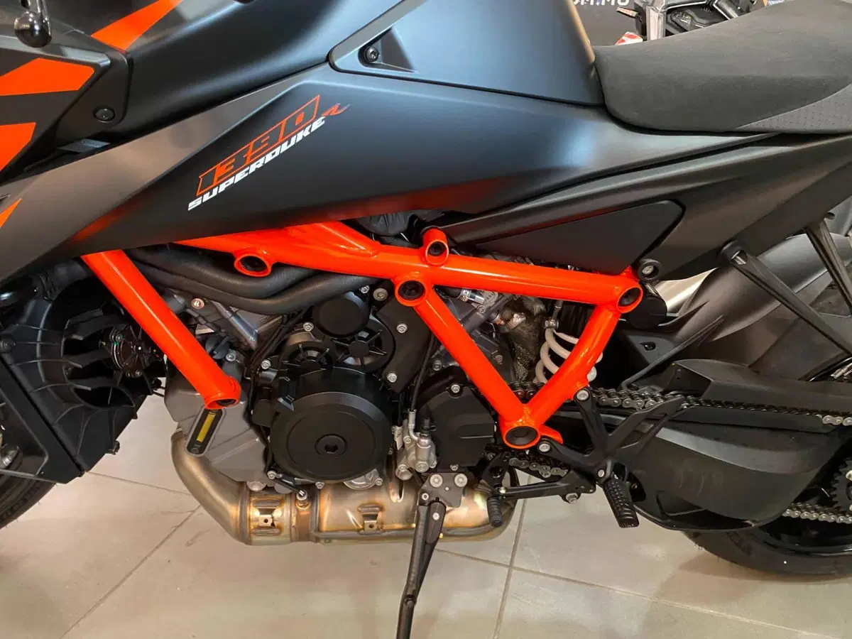 KTM 1390 Super Duke R (2024 - 26) (9)