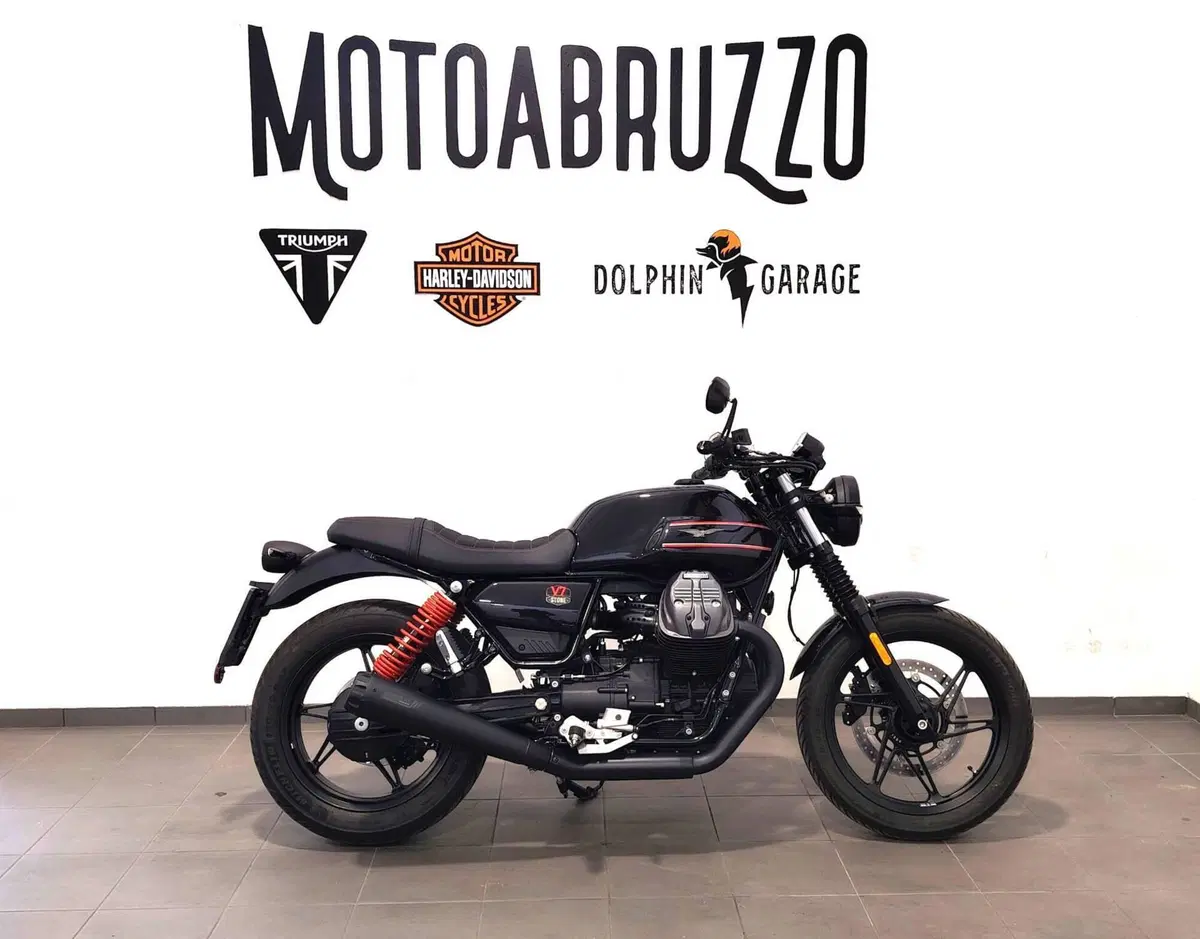 Moto Guzzi V7 Stone Corsa (2023 - 25)