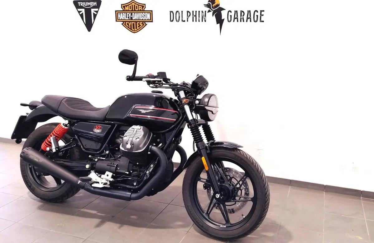 Moto Guzzi V7 Stone Corsa (2023 - 25) (4)