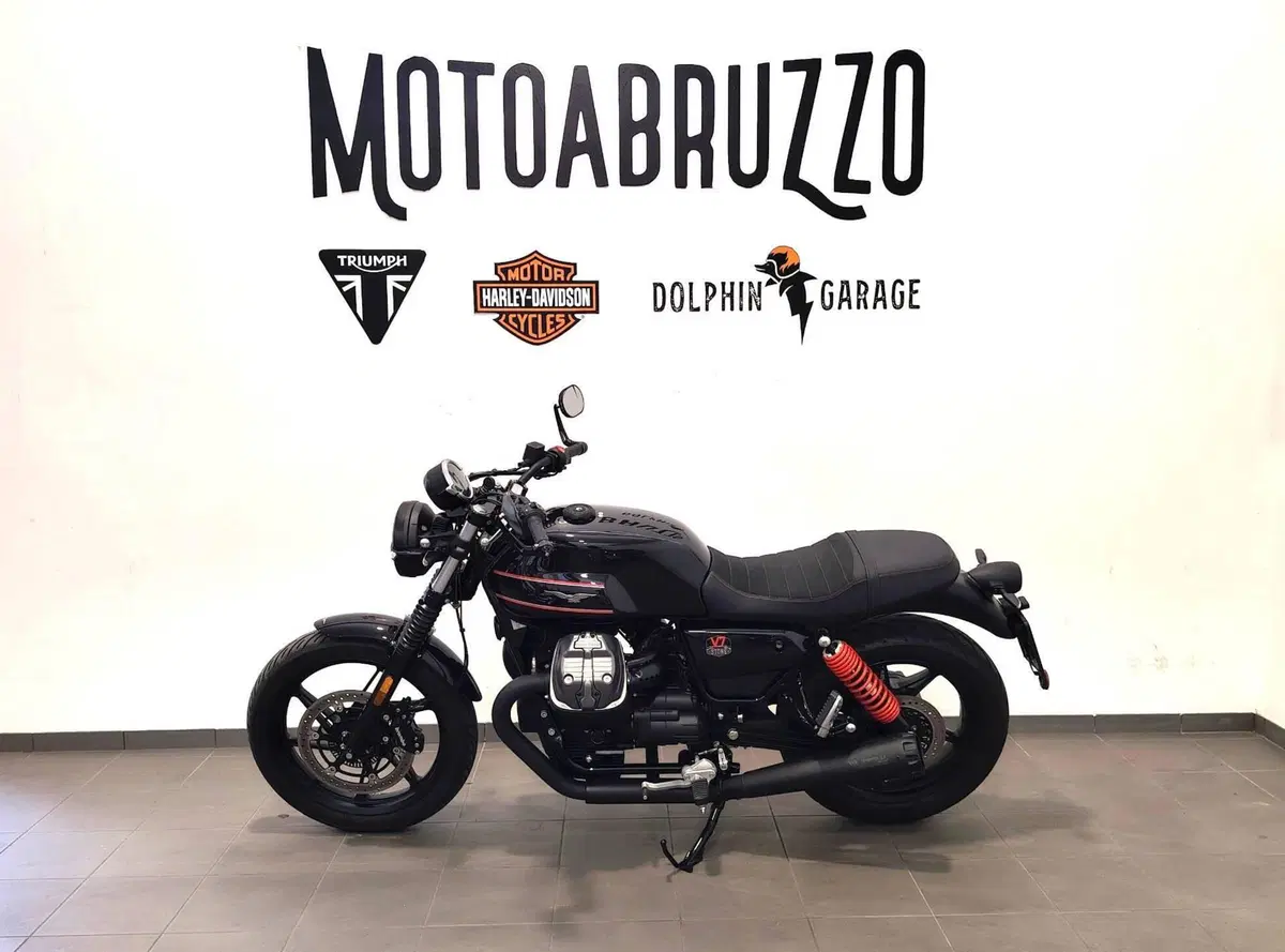 Moto Guzzi V7 Stone Corsa (2023 - 25) (7)