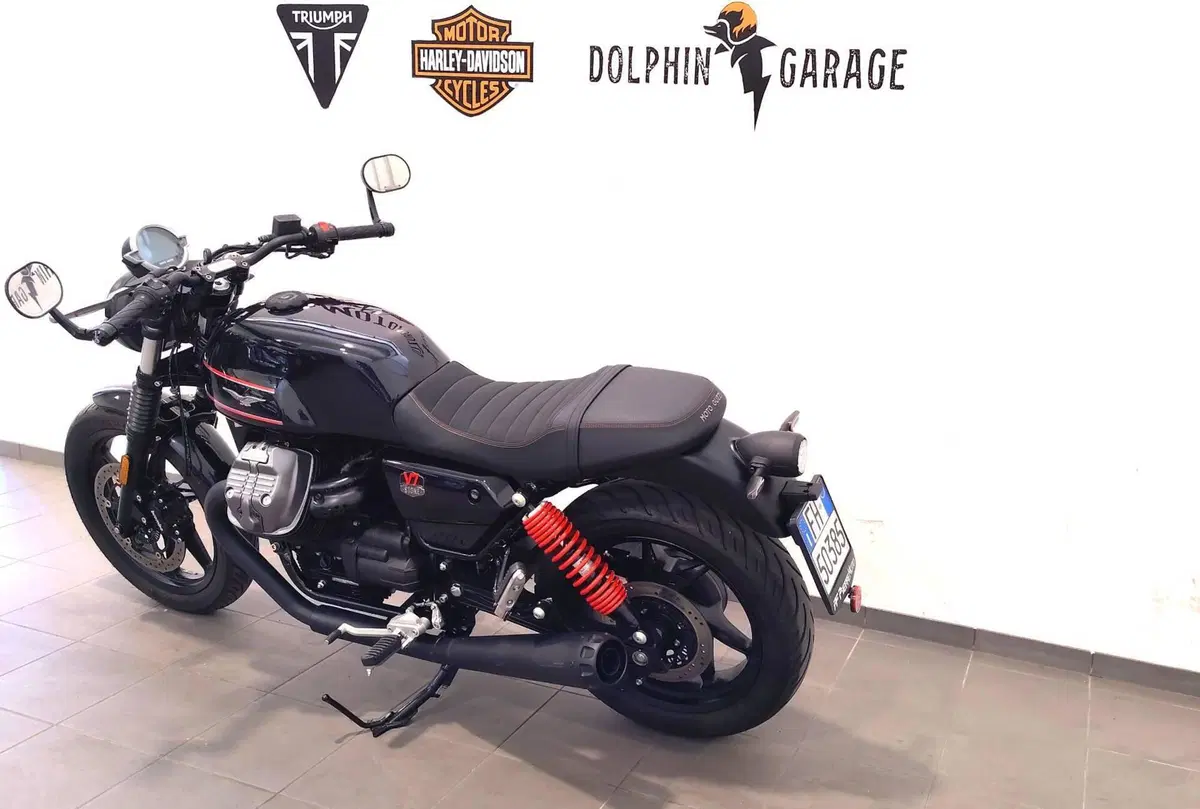 Moto Guzzi V7 Stone Corsa (2023 - 25) (10)