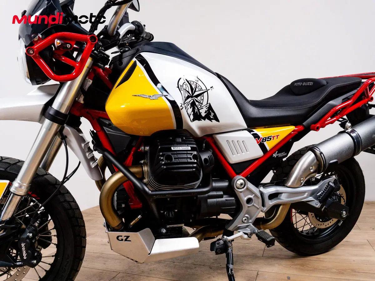 Moto Guzzi V85 TT Evocative Graphics (2019 - 20) (9)