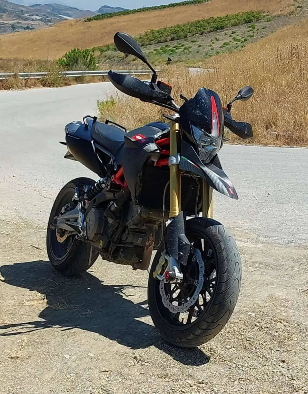 Aprilia Dorsoduro 750 Factory (2010 - 13)