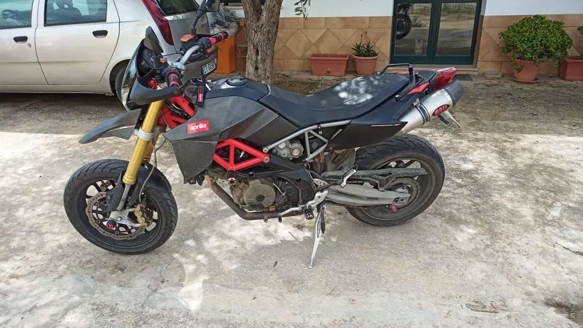 Aprilia Dorsoduro 750 Factory (2010 - 13) (3)
