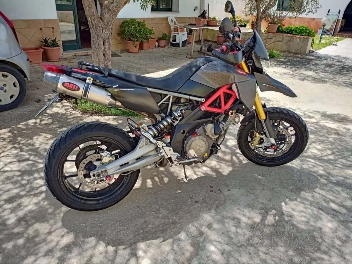 Aprilia Dorsoduro 750 Factory (2010 - 13) (5)