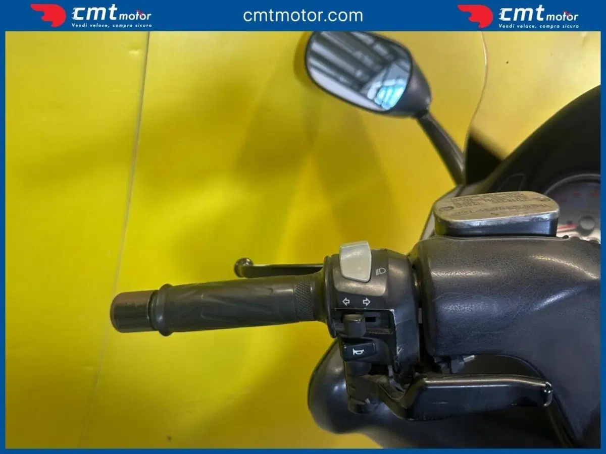 Yamaha T-Max 500 (2004 - 07) (12)
