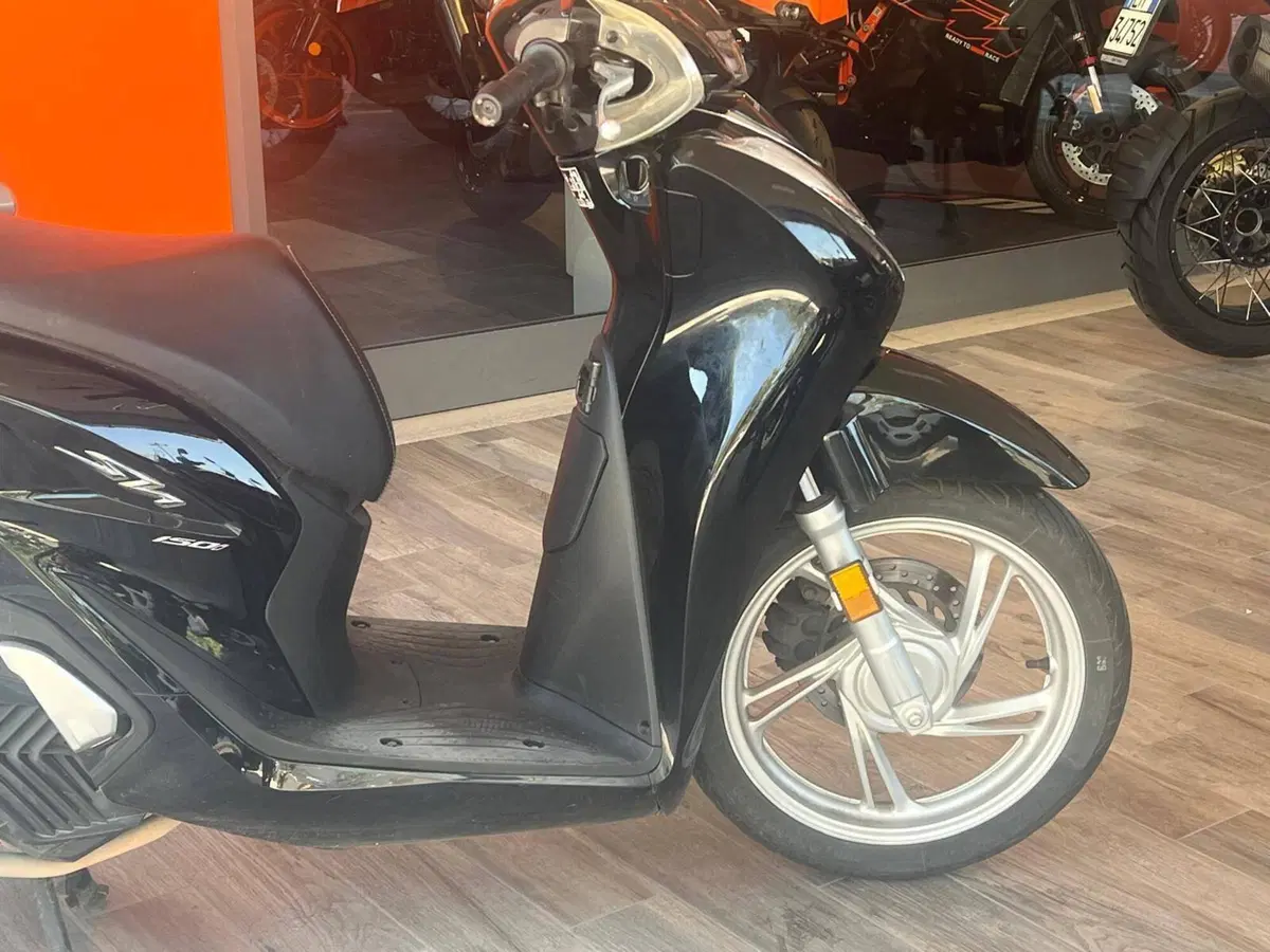 Honda SH 150i (2020 - 23) (2)