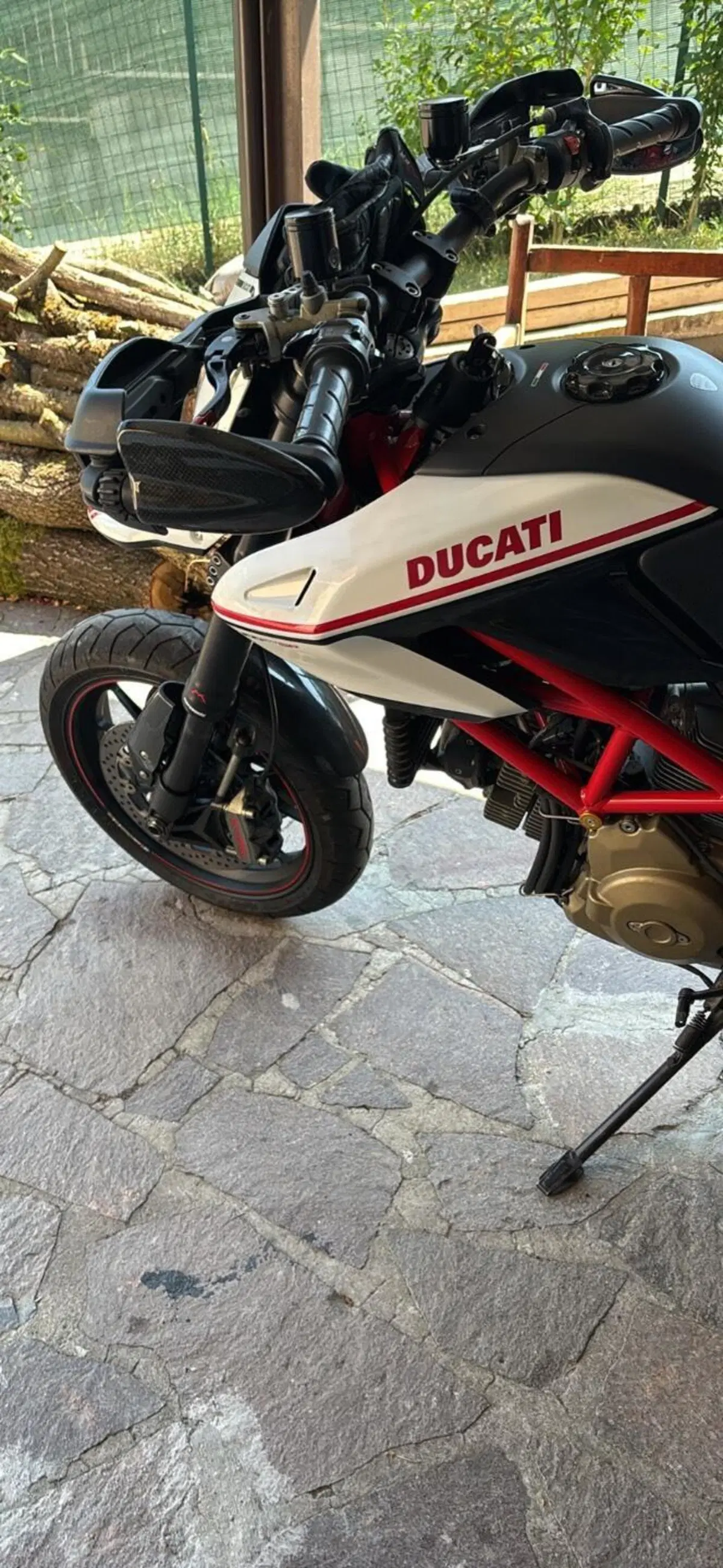 Ducati Hypermotard 1100 EVO SP (2010 - 12) (4)