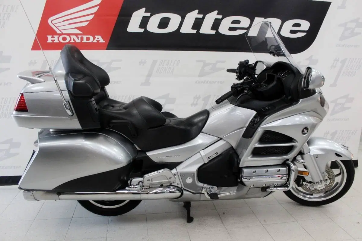Honda GL 1800 Gold Wing (2012 - 17) (2)