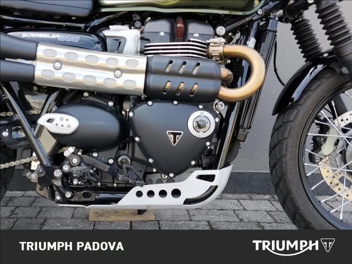 Triumph Scrambler 900 Chrome Edition (2023) (3)