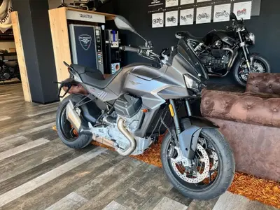 Moto Guzzi V100 Mandello (2025 - 26) nuova