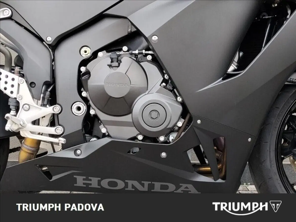 Honda CBR 600 RR (2024 - 26) (3)
