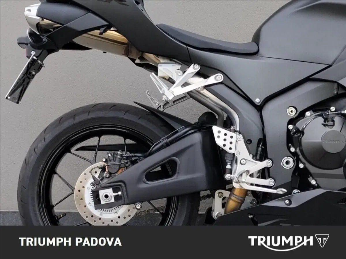 Honda CBR 600 RR (2024 - 26) (2)