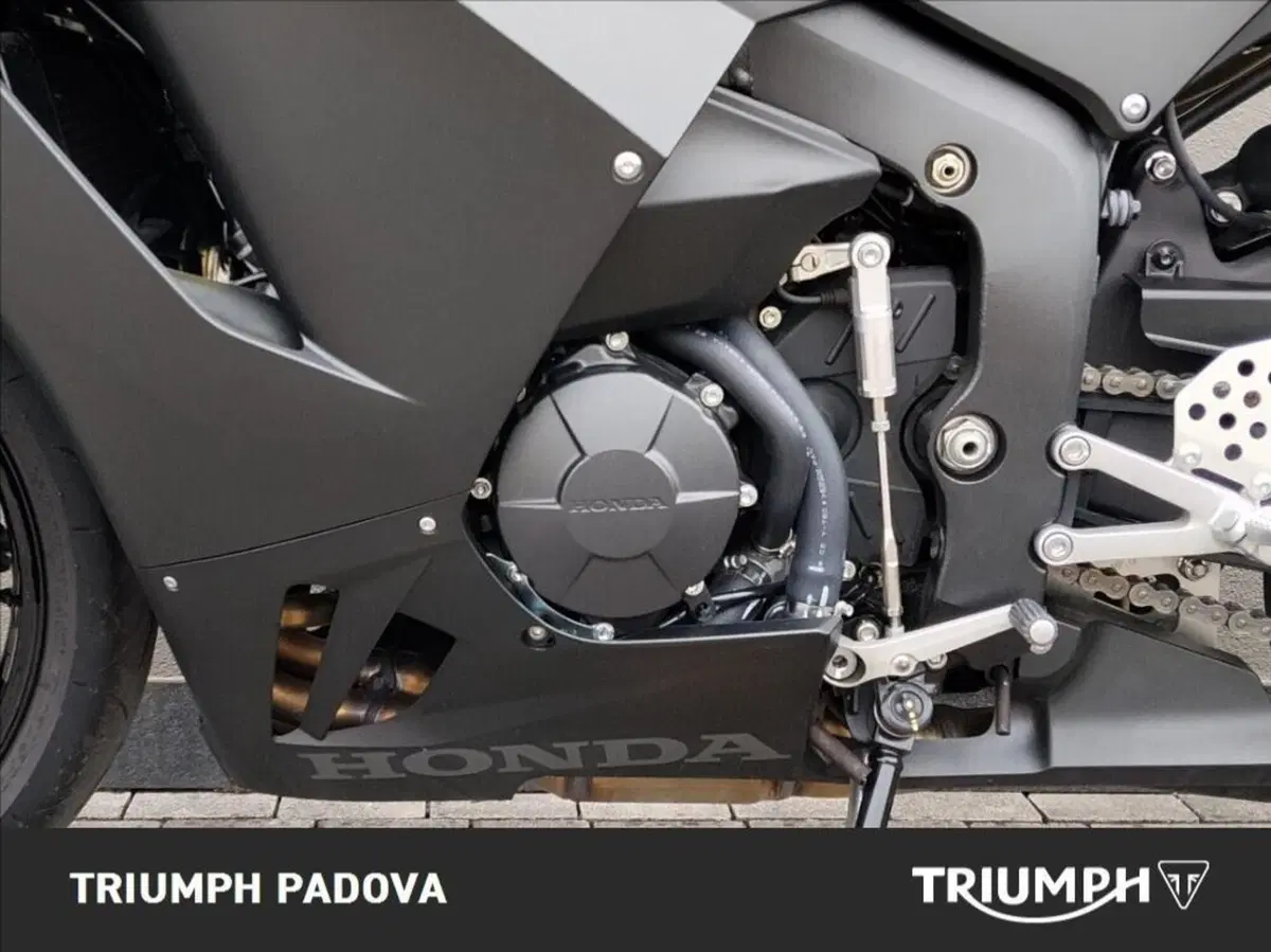 Honda CBR 600 RR (2024 - 26) (8)