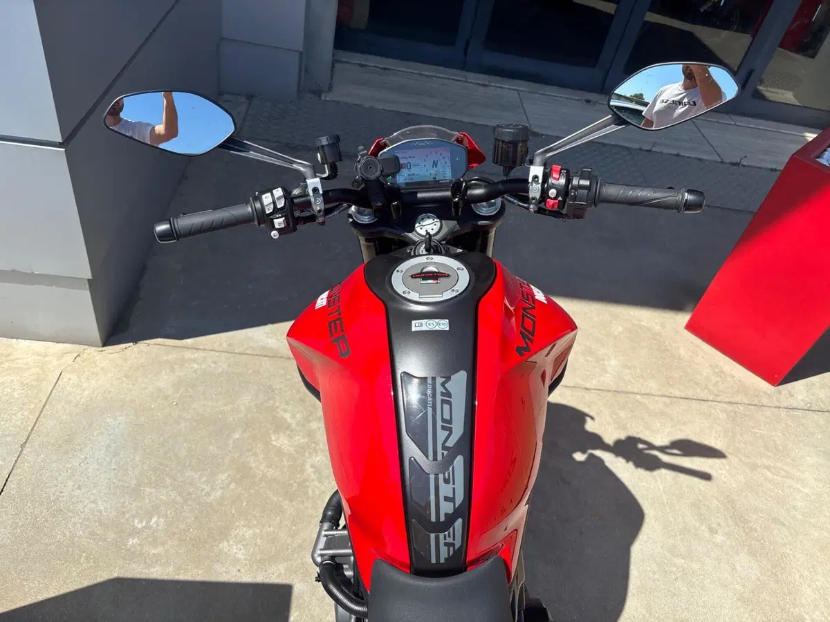 Ducati Monster 937 + (2021 - 25) (6)
