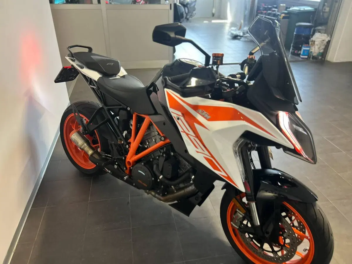KTM 1290 Super Duke GT (2019 - 20) (10)