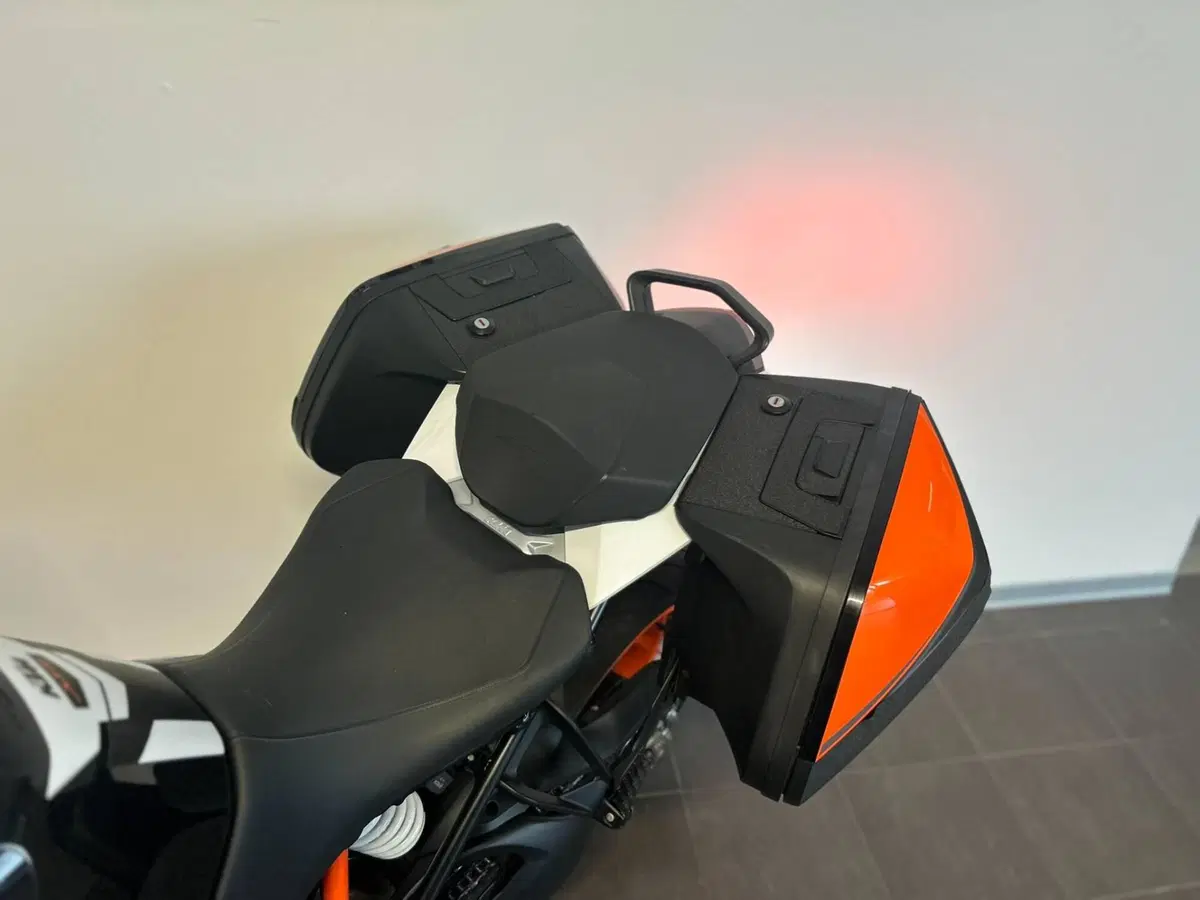 KTM 1290 Super Duke GT (2019 - 20) (13)